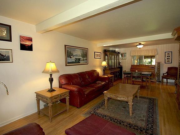 FORMAL LIVING ROOM