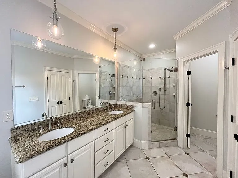 535 Guilford Cir — Photo 43