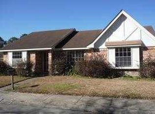 467 Aurora Oaks Dr, New Orleans, LA 70131