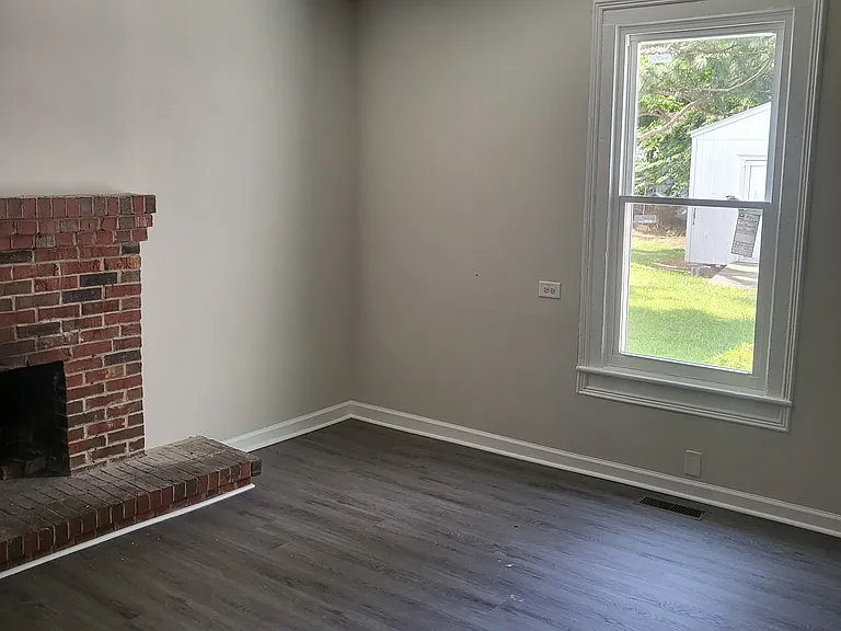 255 N Ida St — Photo 3