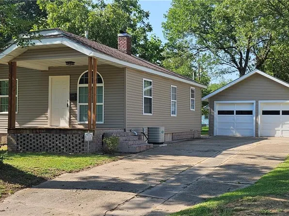 915 E 6th St, Pittsburg, KS 66762