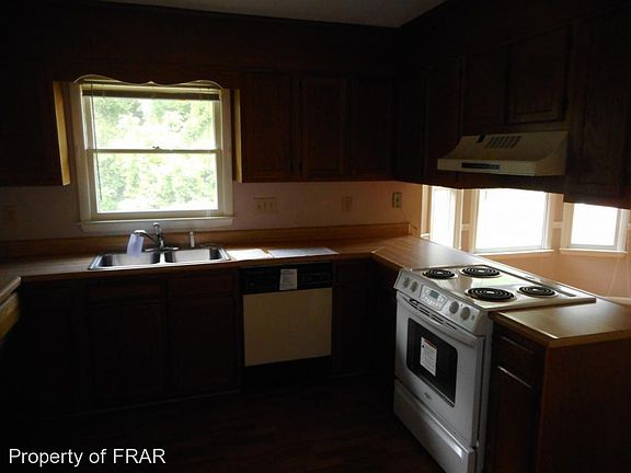 3rd image of 632 W Cochran Ave