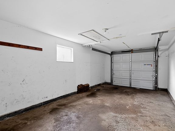 4th image of 1608 Lanbury Dr