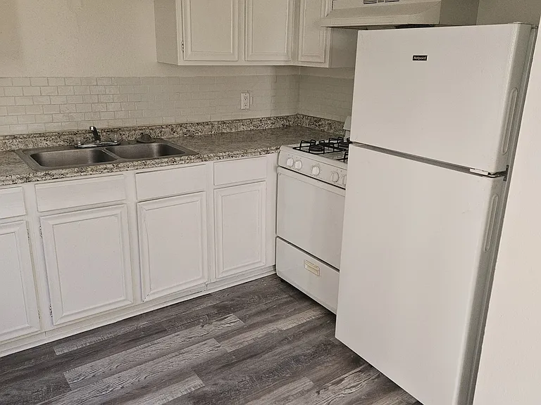 8809 Etiwanda Ave #27 — Photo 5