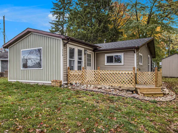 730 W Mohawk Trl, White Cloud, MI 49349