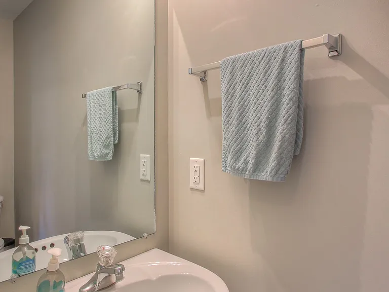 111 Cleveland St — Photo 21