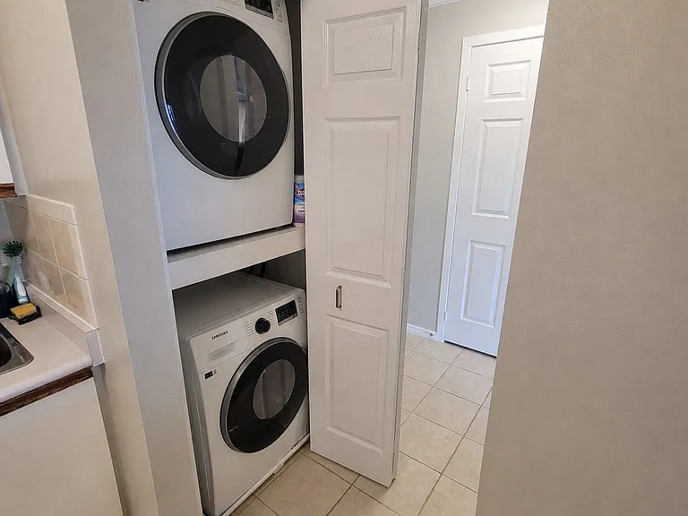 260 Brittany Dr #414 — Photo 14