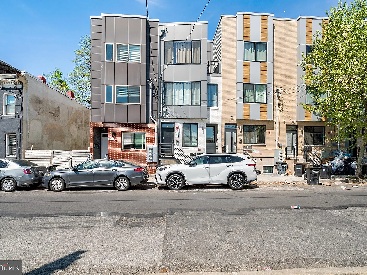 2 bed, 1.5 bath, 3504 sqft, $1,450 — Photo 2