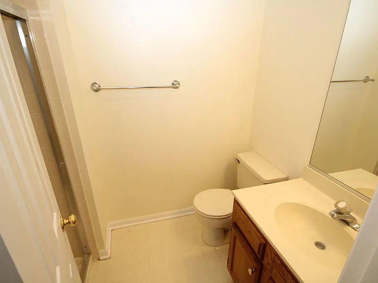 1002 Jessicas Ct #J — Photo 21