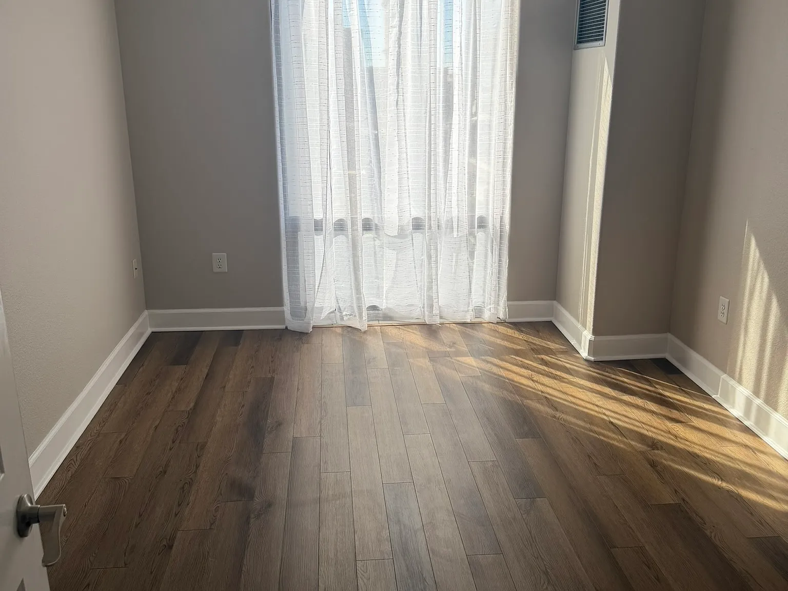 2 bed, 1283 sqft, $2,600 — Photo 4