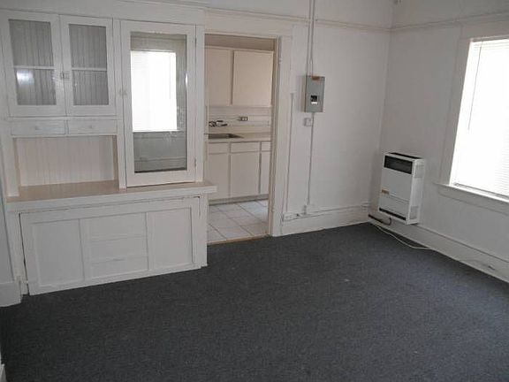 KITCHEN DOOR & CHINA CAB