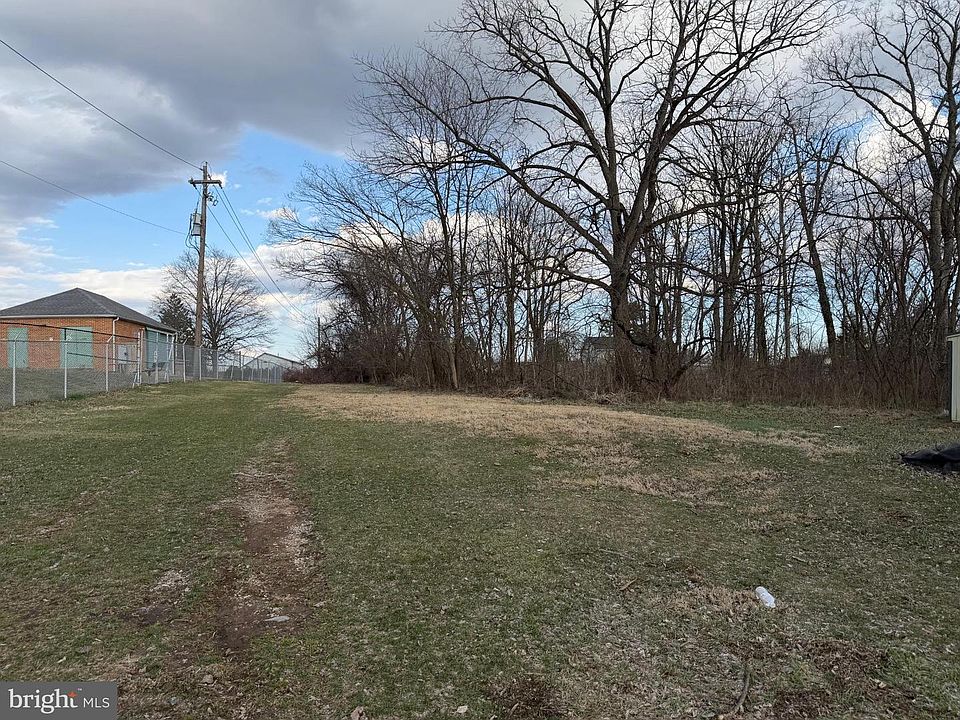 2nd image of Redwood Dr