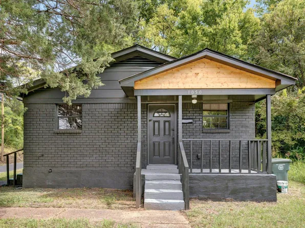 1050 Shaw Pl, Memphis, TN 38126