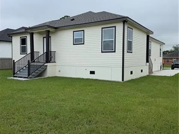 3115 Delambert St, Chalmette, LA 70043