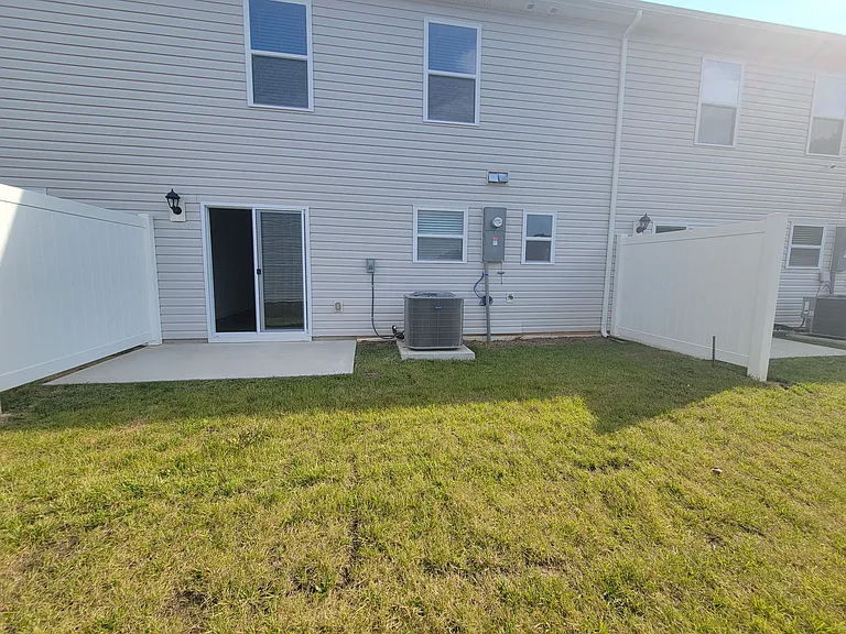 110 Clear Creek Ln — Photo 13