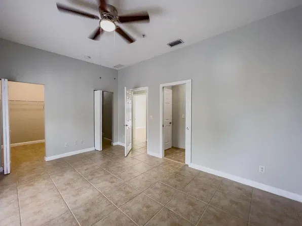 2379 Vintage Dr, Pompano Beach, FL 33064