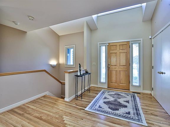 4th image of 190 Lakeview Ct