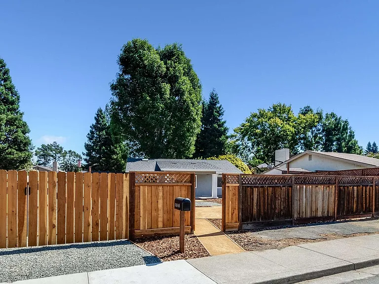 1045 Allegheny Dr — Photo 26