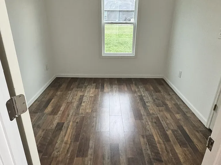 225 N Frisco St — Photo 14