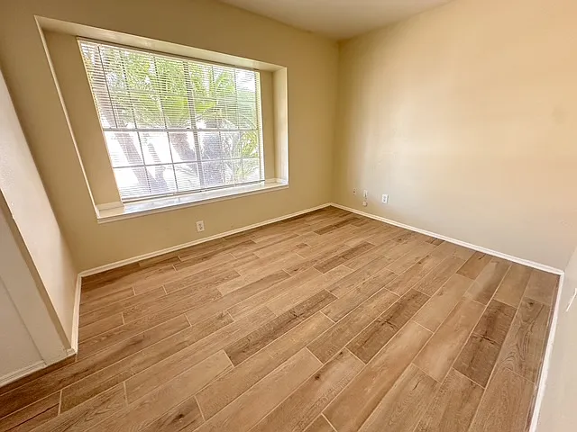 1059 E Sequoia Dr — Photo 11
