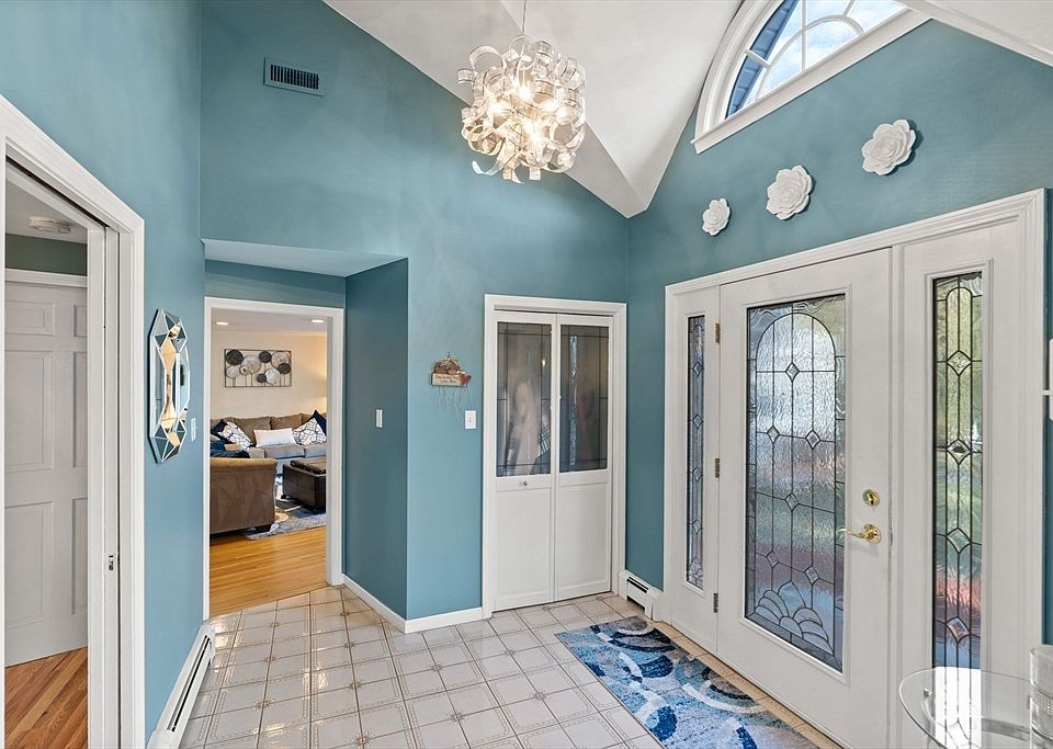 12 Gracewood Rd, Stoneham, MA 02180 Zillow