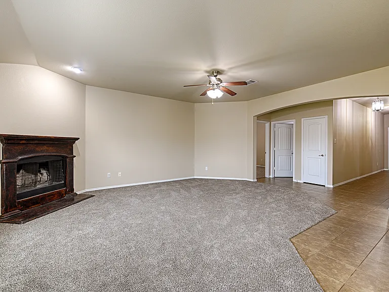 1213 Lambert Dr — Photo 10