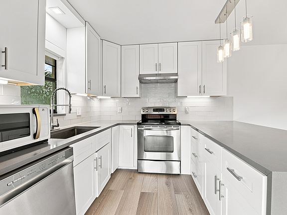 2nd image of 2695 Albatross Rd N #100