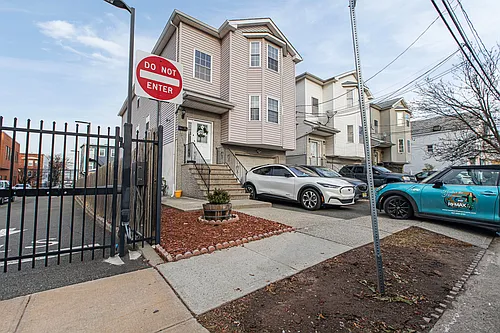 71 Hartford St #2 Photo 1