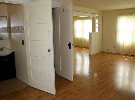 5th image of 333 5th Ave N