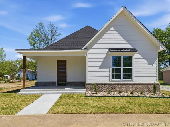 316 W 11th St, Claremore, OK 74017