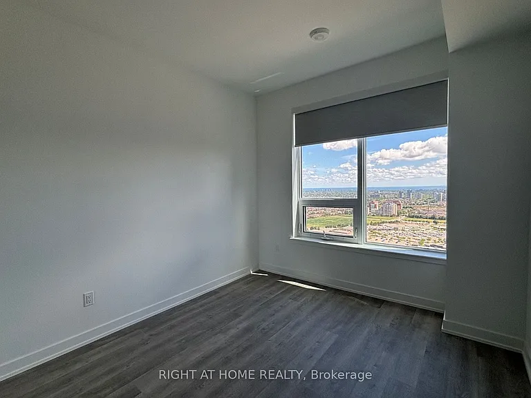 5105 Hurontario St #2905 — Photo 25
