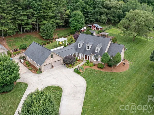 401 Redwood Ct, Lenoir, NC 28645