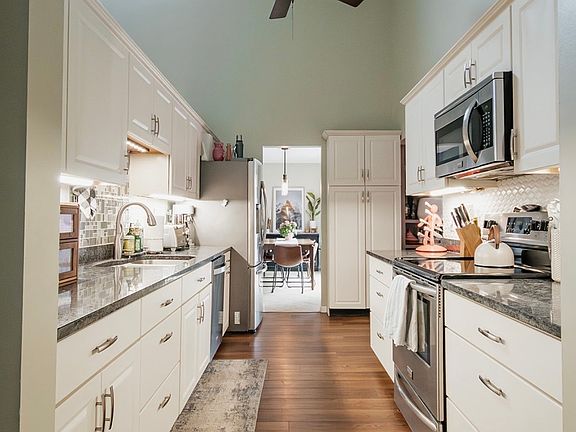 4th image of 1010 Rocky Ford Rd