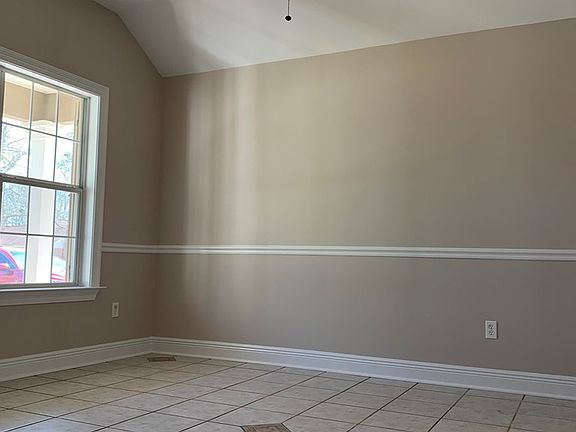 5th image of 915 Hide A Way Ln
