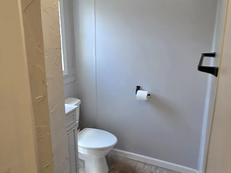 257 Benfield Ave — Photo 2
