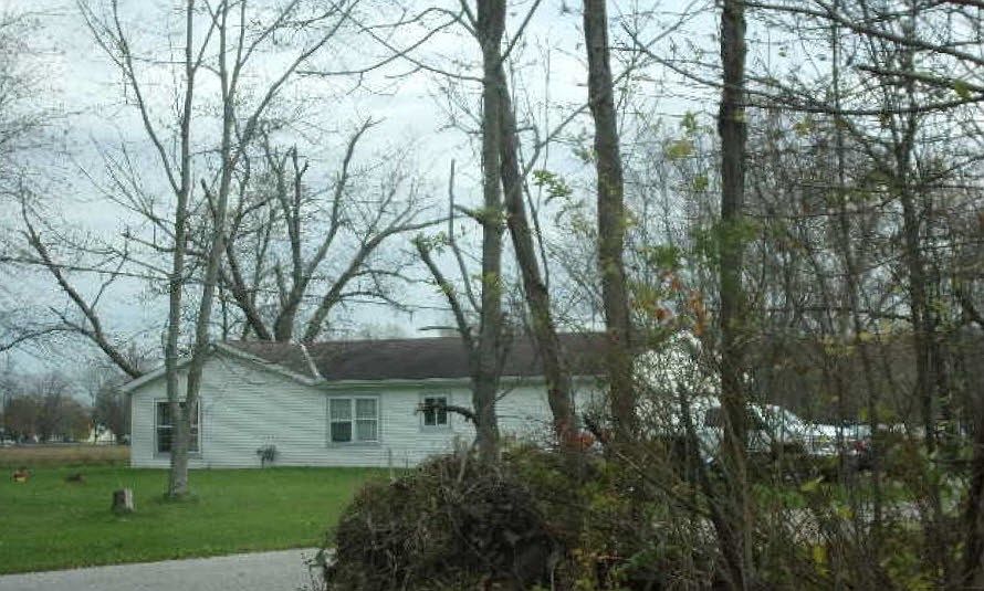 2nd image of 571 Oak St