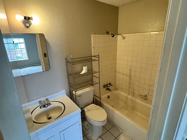 680 Sharp Ln #403 — Photo 15
