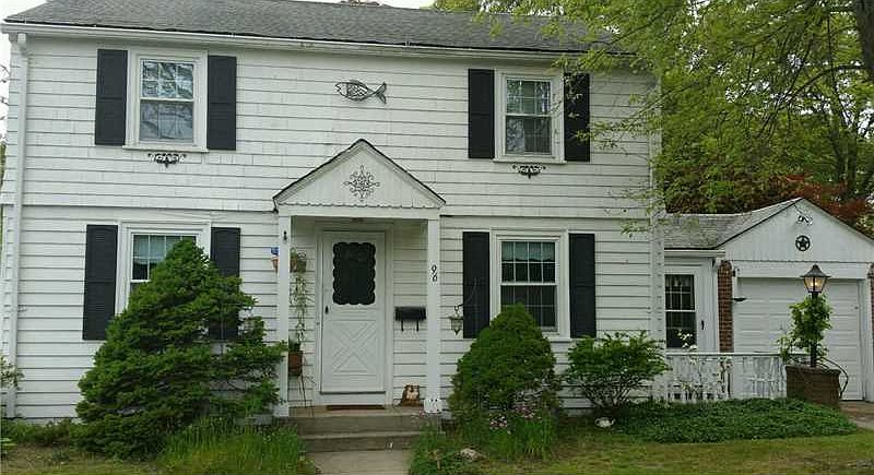 1st image of 96 Parkway Dr