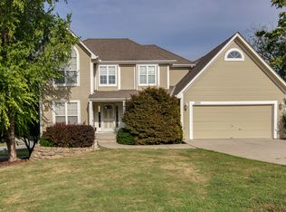 2901 S Victoria Lane Dr, Blue Springs, MO 64015