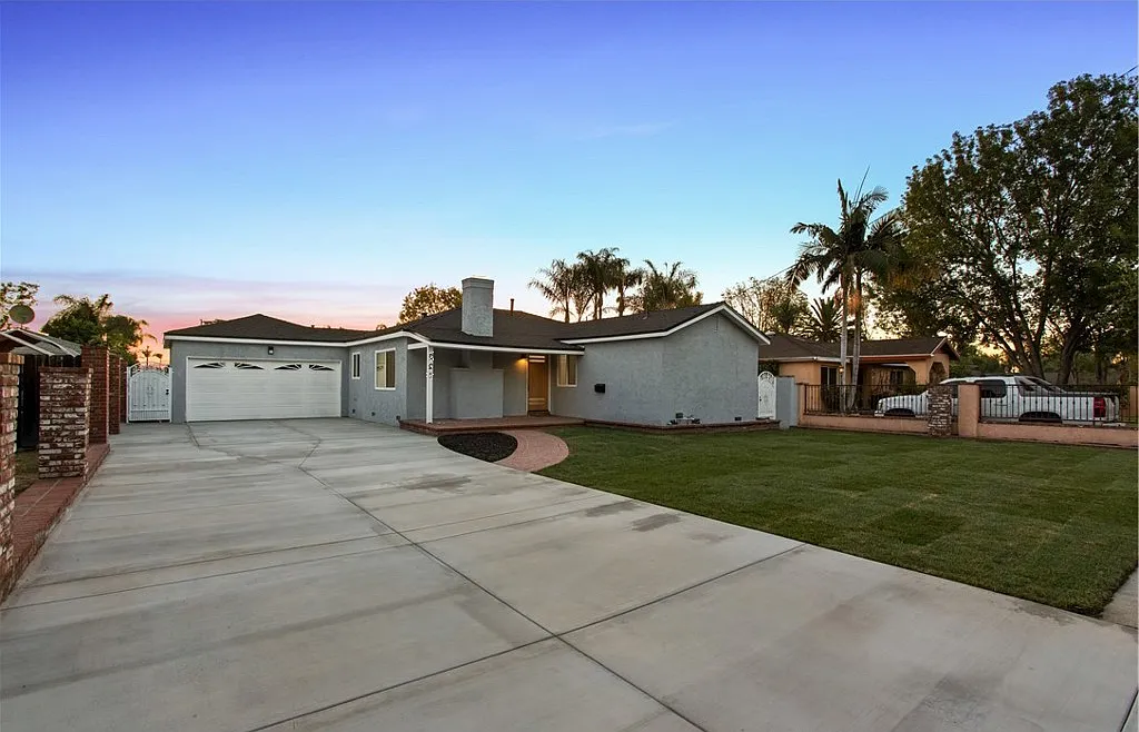 3 bed, 1483 sqft, $3,690 — Photo 1