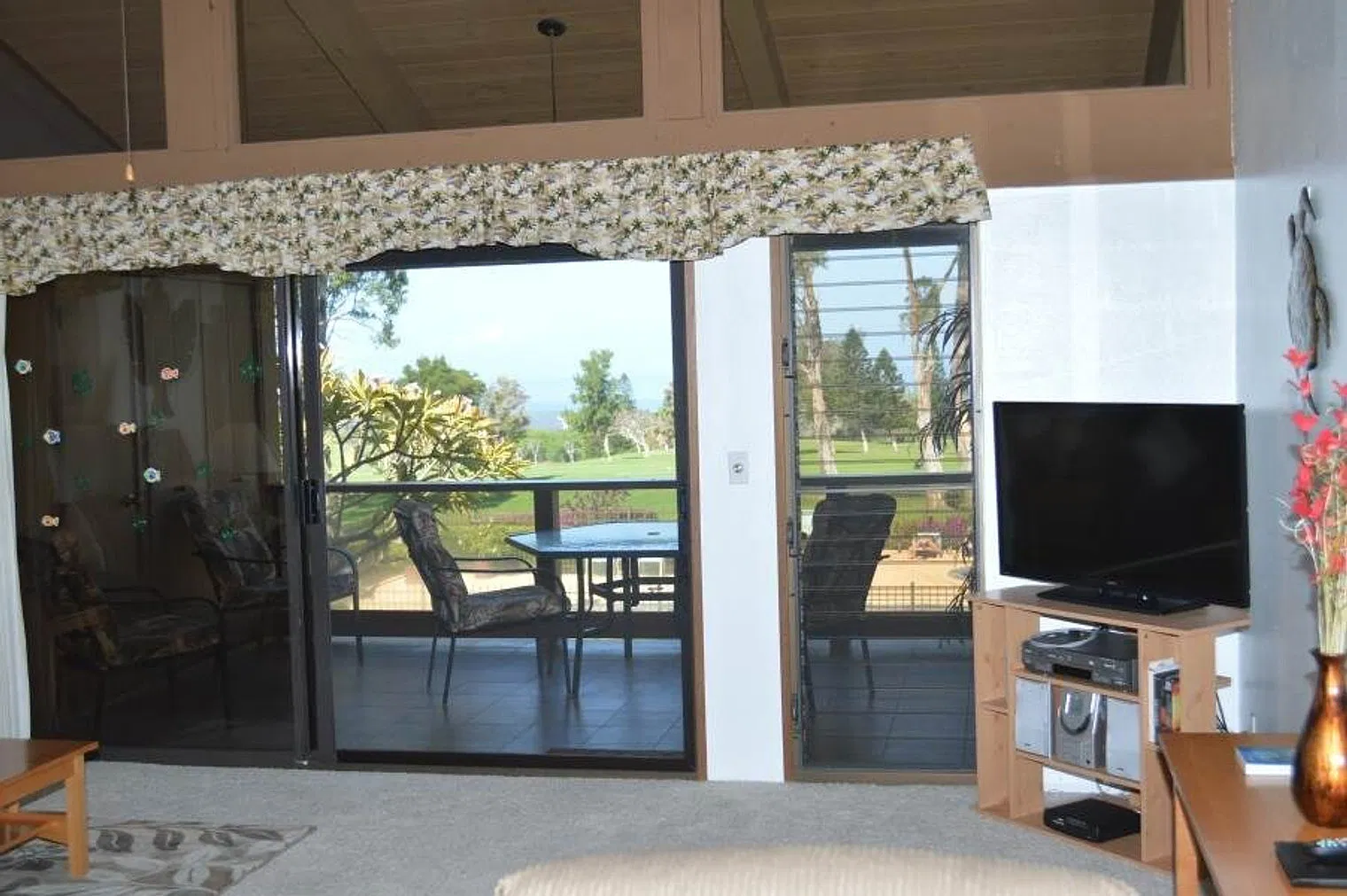 2 bed, 2.0 bath, 1205 sqft, $4,295 — Photo 3