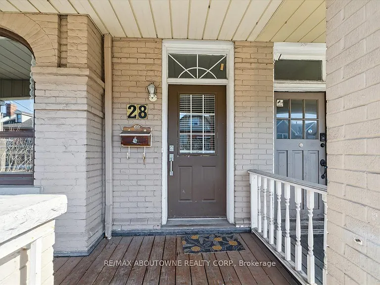 28 Saint Matthews Ave — Photo 3