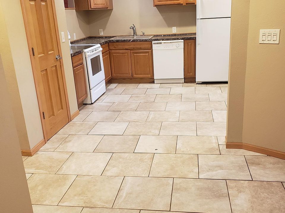Kitchen/dining space