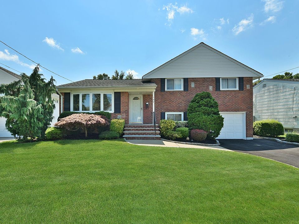 1st image of 166 Vincent Dr