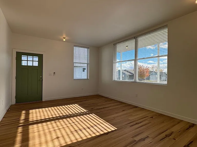 404 E Windsor Ct #1 — Photo 8