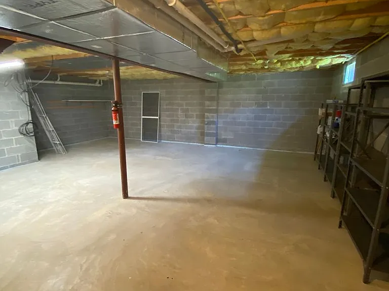 472 Hillside Dr — Photo 32