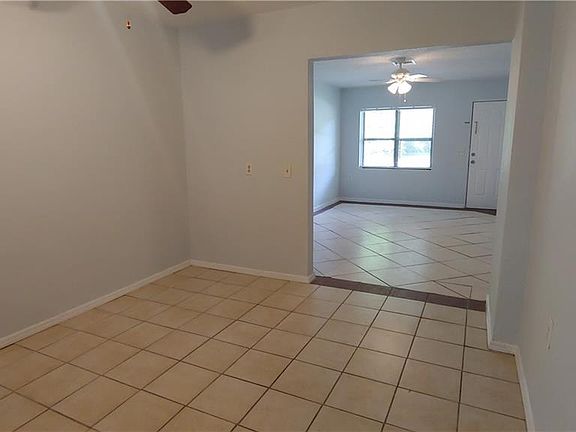 5th image of 2205 S Park Ave