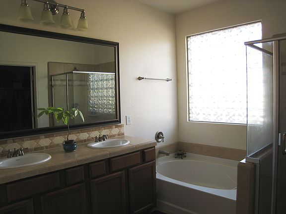 5th image of 2391 S Nolina Dr