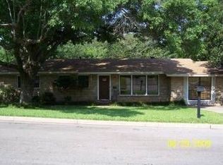 2336 Oak Cliff Dr, Waco, TX 76710