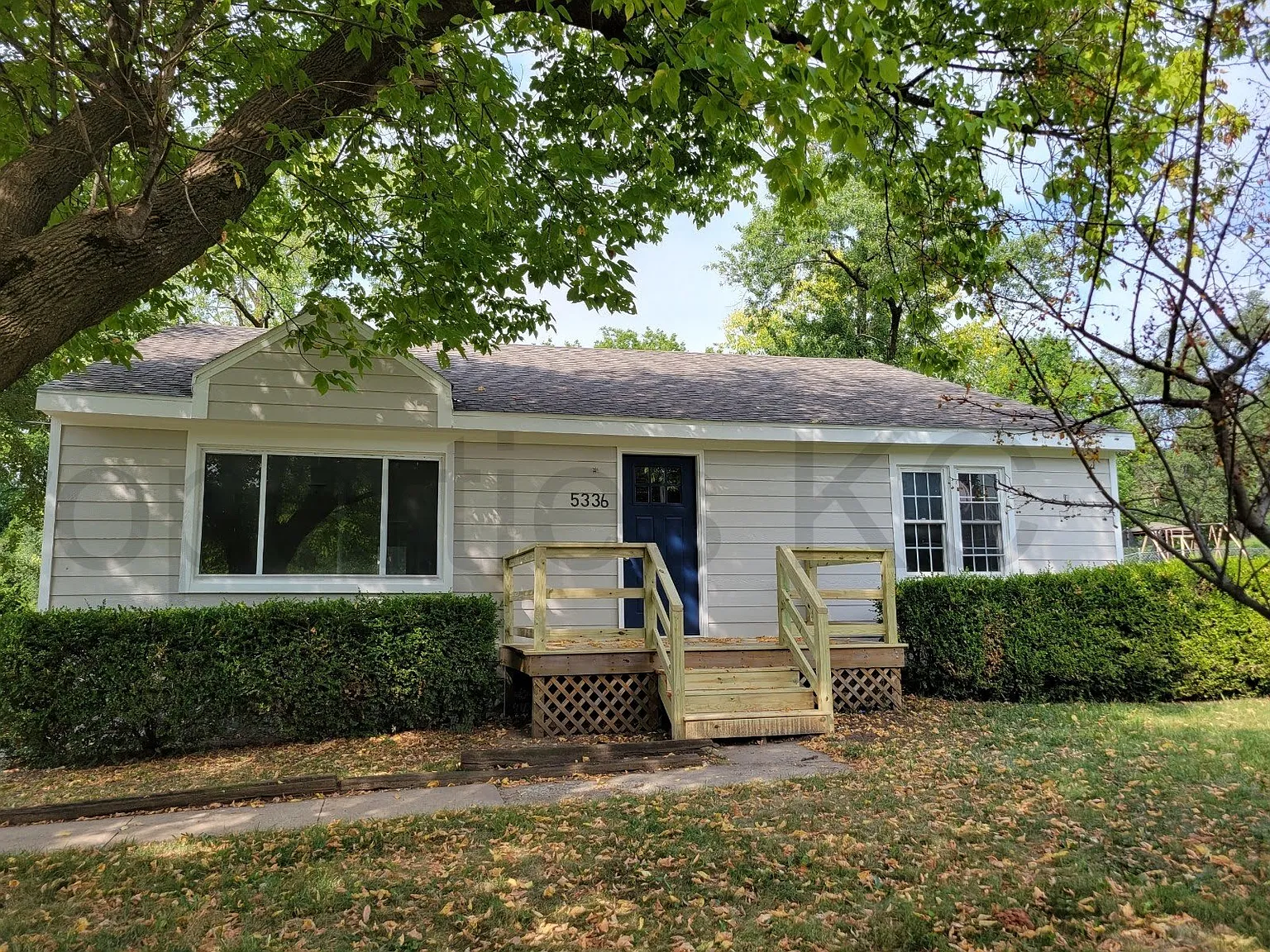 3 bed, 2223 sqft, $2,095 — Photo 1